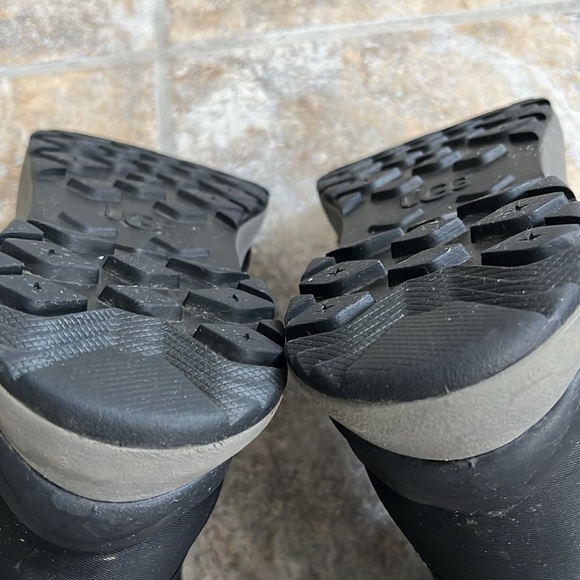 Ugg Adirondack lll Boot Size 9 NEW - Picture 11 of 16